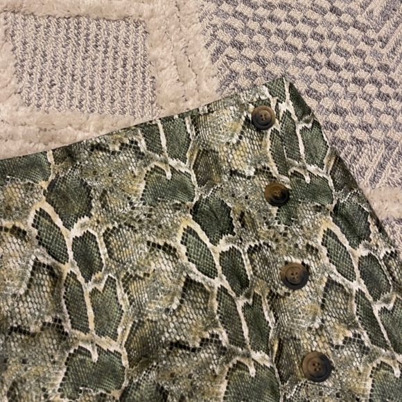 Cato Green Neutral Snakeskin Snake Print Fitted Pencil Skirt Size XS NEW - Picture 3 of 6